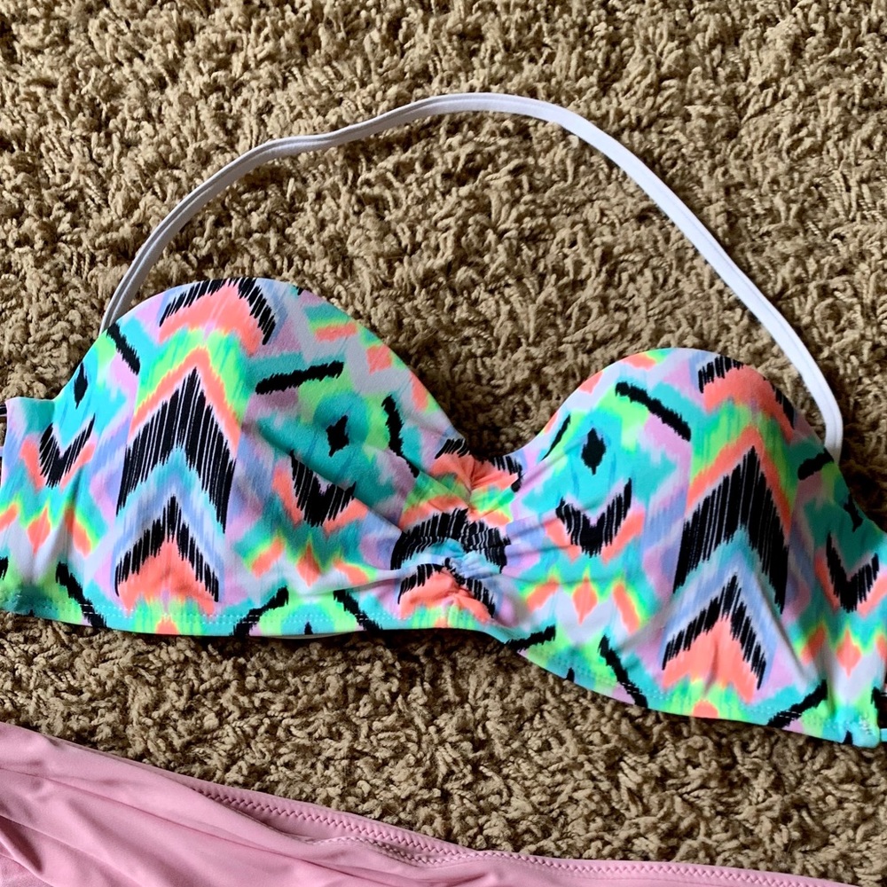 ✨Xhilaration Aztec Print Swimsuit Top Size L